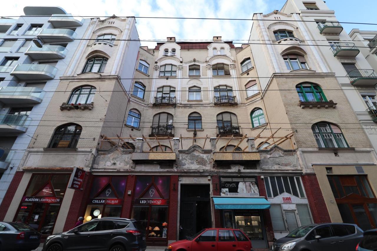 New A In Király Street 106 *